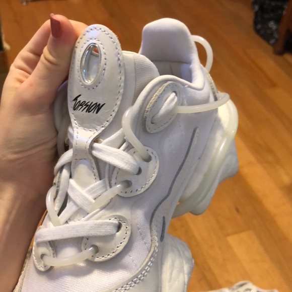 white Adidas Torsion🤍 - Picture 5 of 9